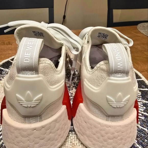 ADIDAS NMD R1 - Picture 5 of 7